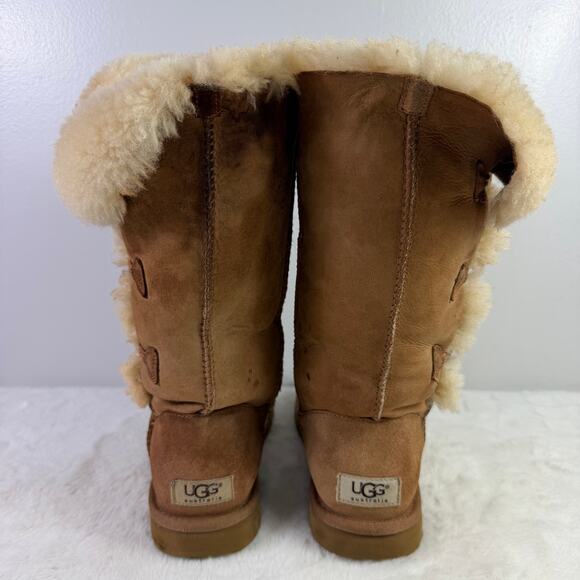 UGG Bailey Button Triplet II Women's Boots – Chestnut, Size 6 - Picture 4 of 9